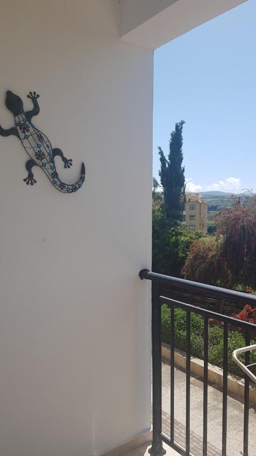 Apartment Oasis Polis Exterior photo